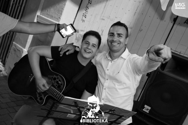 Petak rezervisan za Fenix duo: Milan Sarajlić (gitara)