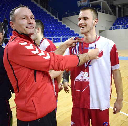 trofej zr Ponosni otac Čauš predalje zlatnu medalju sinu