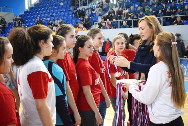 trofej zr medalja igračicama Proletera