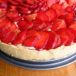 Torta sa plazmom i jagodama