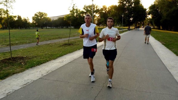 Duško Batinić (desno) na beogradskom ultramaratonu