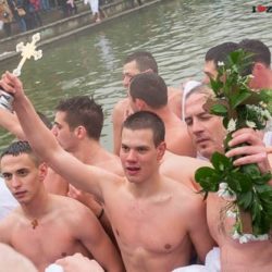 bogojavljenje plivanje za casni krst 2015 zrenjanin 017