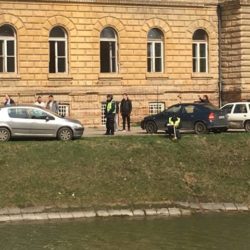 auto upao u jezero