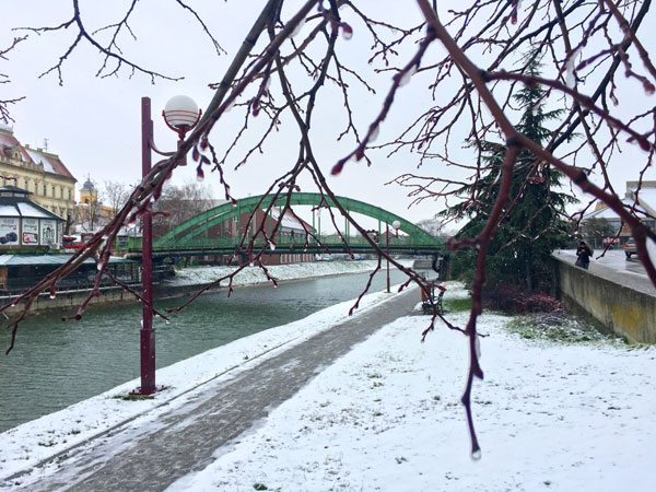 mali most sneg