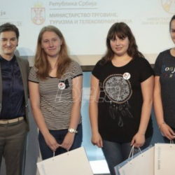 Devojcice iz Orlovatu najbolje na konkursu foto