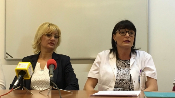 Aleksandra Tanasijević - sekretarka Crvenog krsta Zrenjanin i dr Ivana Tešić - direktorka Opšte bolnice Zrenjanin