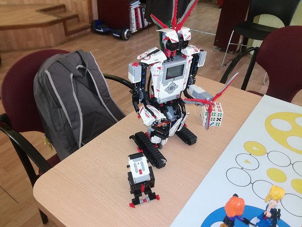 robot Žarka
