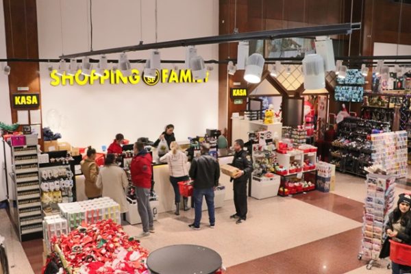 Shopping Family 22 3