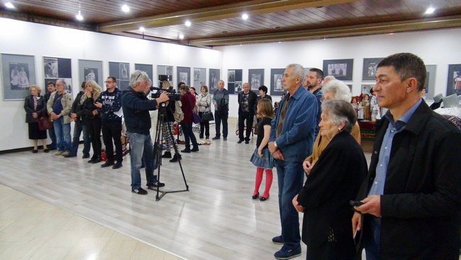 izlozba rumunskih nosnji kulturni centar1