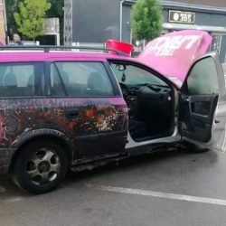zapaljena taksi vozila