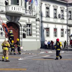 slika6 vatrogasci vezba