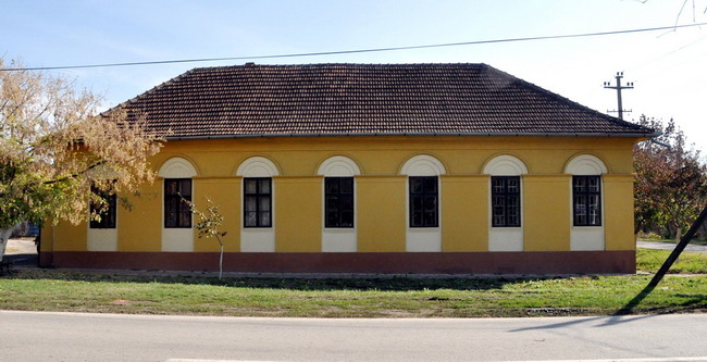 upravna zgrada karaconji