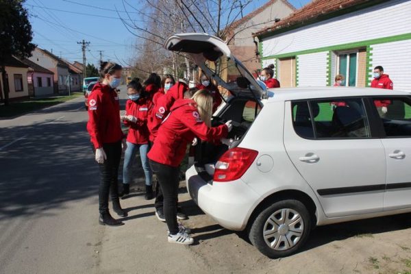 volonteri crvenog krsta zrenjanin2