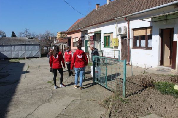 volonteri crvenog krsta zrenjanin3