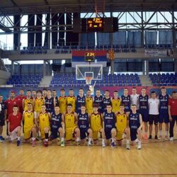kosarka srb mak u 18 obe selekcije zajedno