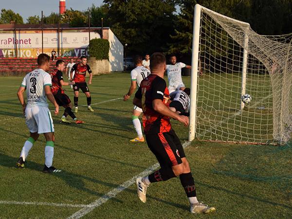 11 žutih kartona, 2 penala, 3 gola i velika radost "crveno - crnih" pred domaćom publikom 2 fk radnicki omladinac nb 1 1 iyjednacujuci gol radnickog