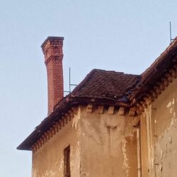 pinova vila dimnjak