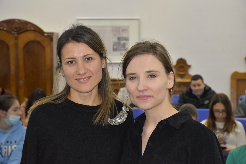 Јелена Давидовић и десно Јелица Поповић фото Јован Његовић Дрндак лист Зрењанин