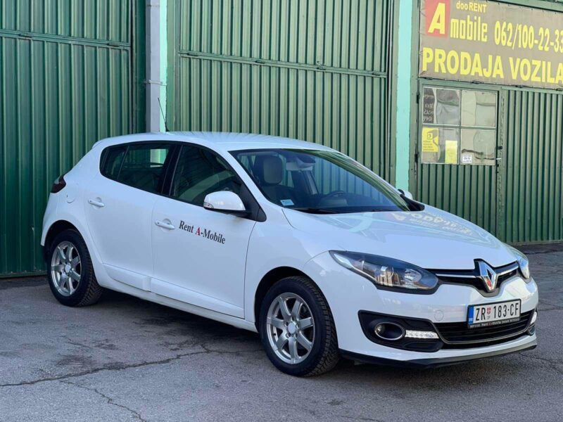 rent a mobil renault 2015 godiste