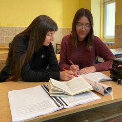 Milica i profesorka pripreme za takmicenje