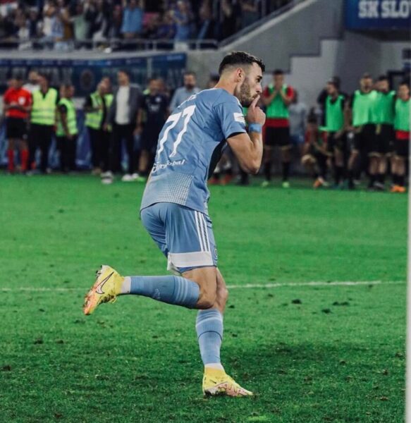 aleksandar cavric fk slovan 1