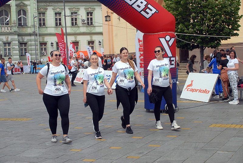 Zrenjaninski maraton 2023 okupio više od 1.300 učesnika (VIDEO) 8 wonder gym trudnice zrenjaninski maraton 2023