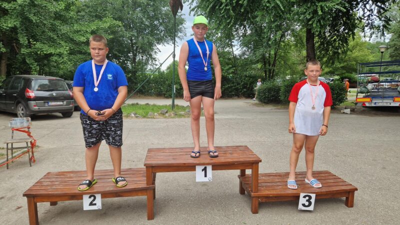 Kajak: 5 medalja i ekipna bronza za pionire Begeja na Tikvari 3 kajak klub begej mini kajak