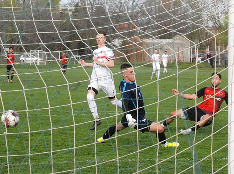 FK Radnički upisao nove bodove: 2 penala, 4 gola i pobedničko kolo (FOTO + VIDEO) 9 fk radnicki borac sajkas mitrovic 3 1