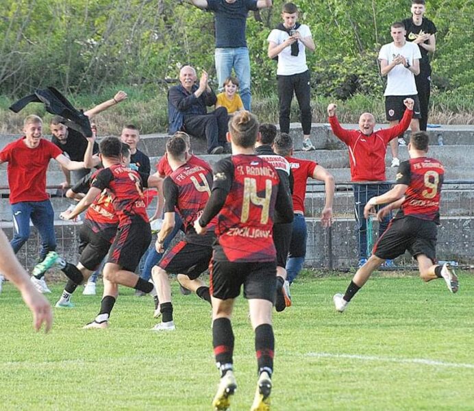 FK Radnicki Indjija proslava gola 2