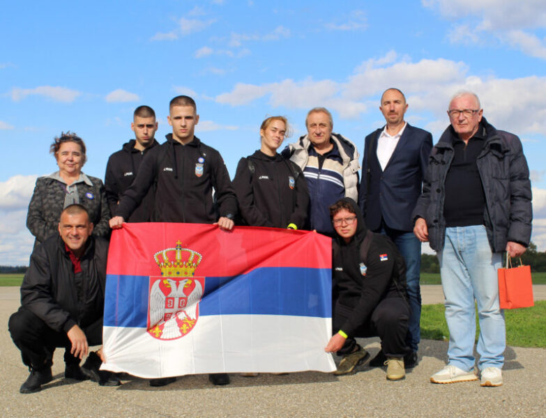 Delegacija Zrenjanina na aerodromu u Bekessccabi 2