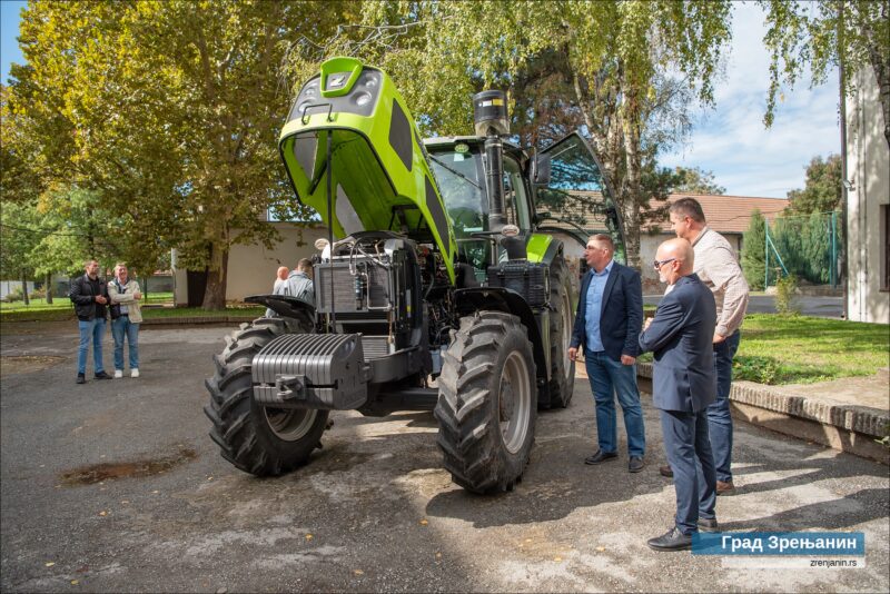 TRAKTOR POLJOPRIVREDNA SKOLA 013