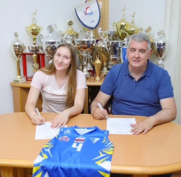 Nina Vujović visoko leti sa "golubicama" 1 Nina Vujovic 2