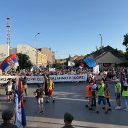 izadji izbori se zelimo izbore protest