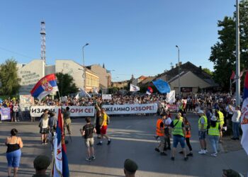 izadji izbori se zelimo izbore protest