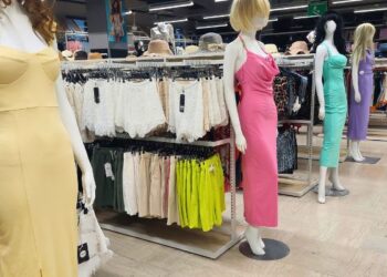 Robna kuca Shopping family naslovna