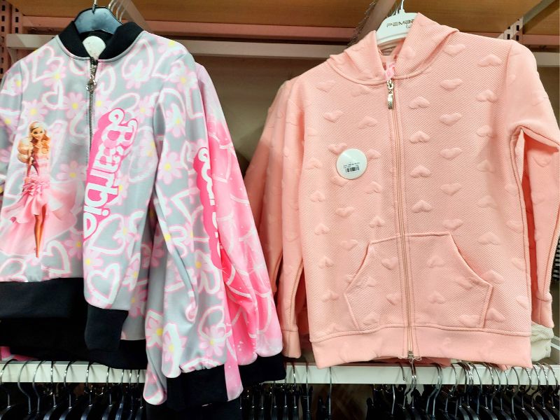 Veliki izbor dečijih patika i garderobe u Robnoj kući Shopping Family 17 Robna kuca Shopping Family 24