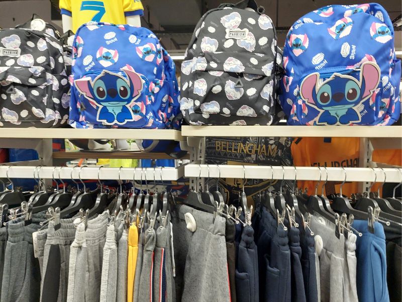 Veliki izbor dečijih patika i garderobe u Robnoj kući Shopping Family 7 Robna kuca Shopping Family 32